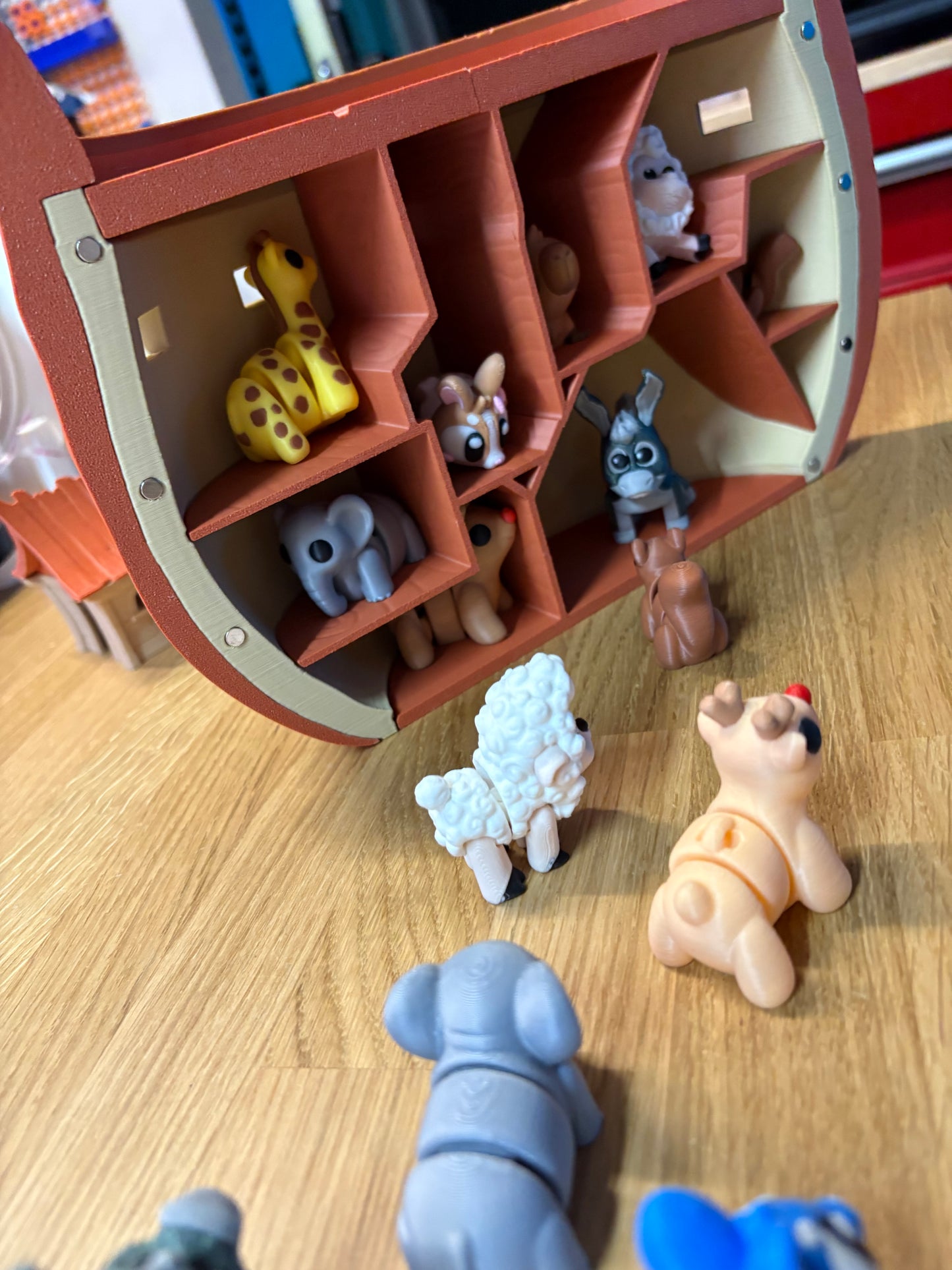 Noah’s Ark Sensory Set – Articulated Animals & Ark